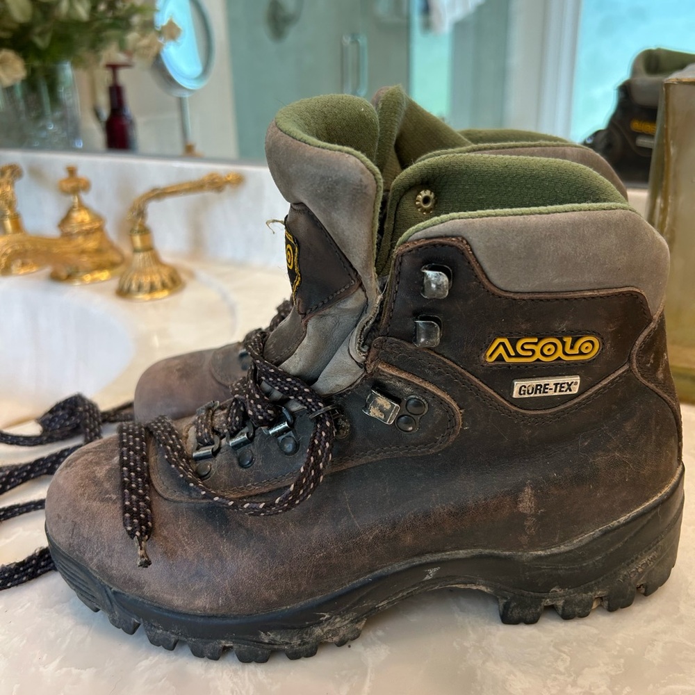Asolo Gore-Tex Boots - Dark Brown Leather, Olive Insulated Liner, Sz 8.5 - Picture 7 of 13